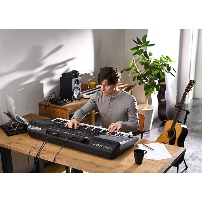 Yamaha PSR-SX720 61-Key Mid-Level Digital Arranger Workstation Keyboard