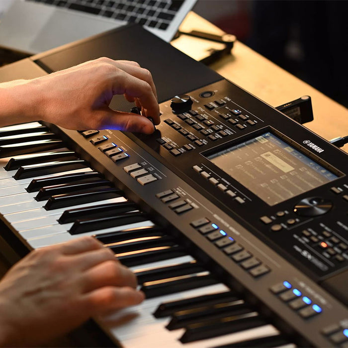 Yamaha PSR-SX920 61-Key High-Level Digital Arranger Workstation Keyboard